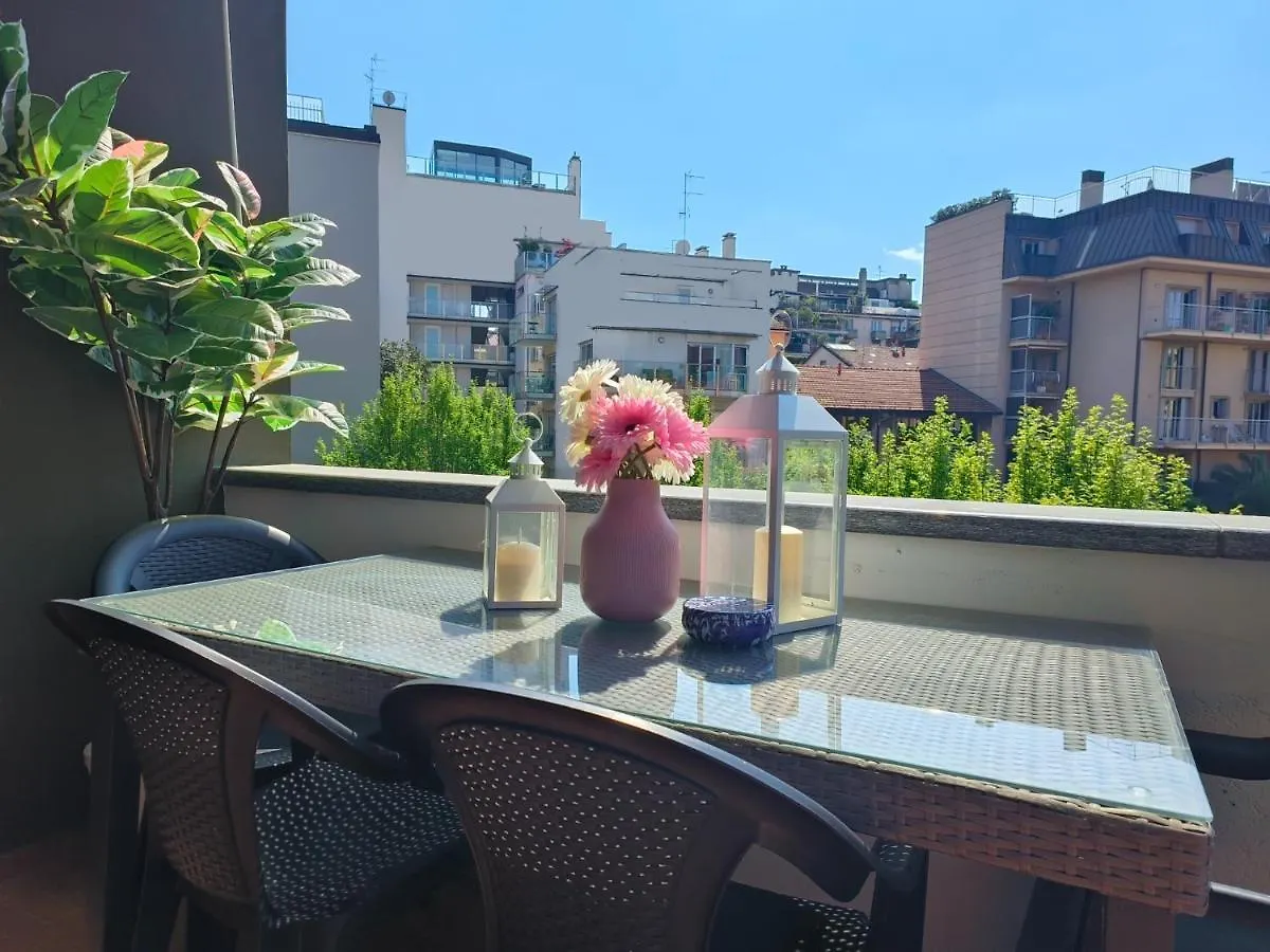 Exclusive And Unobtainable Big Terrace In Milano Downtown With Ac, Wifi, Subway M1 And M2 In Shopping Area Apartment Italy